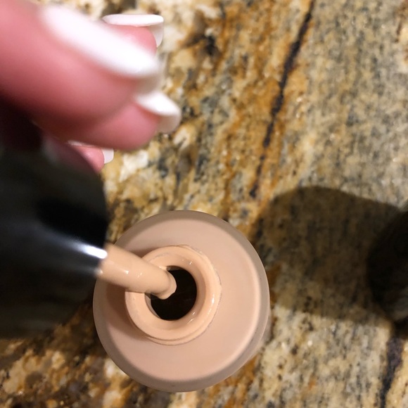 Giorgio Armani luminous silk shade 5 - Picture 3 of 3